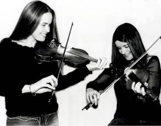 Fiddlers Liz and Yvonne Kane of Letterfrack
