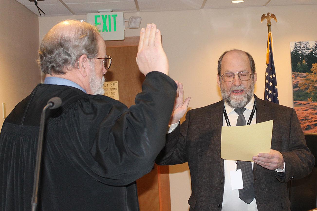 Councilmen sworn in, Community Treasures and orcas discussed at SJC Council