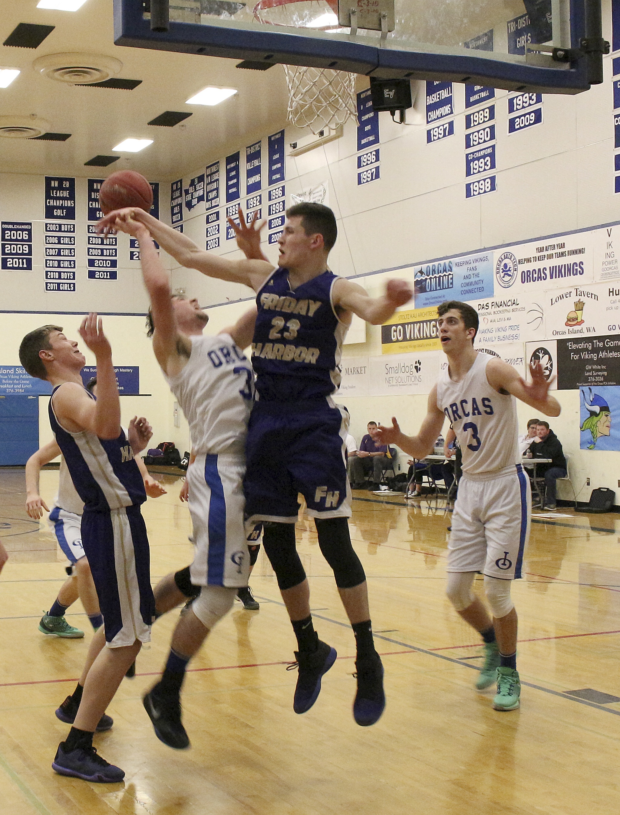 Friday Harbor face Orcas in basketball playoffs