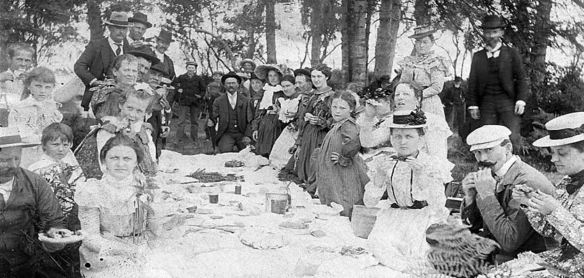 Contributed photo/San Juan Historical Museum                                Islanders gather at a picnic in 1900.