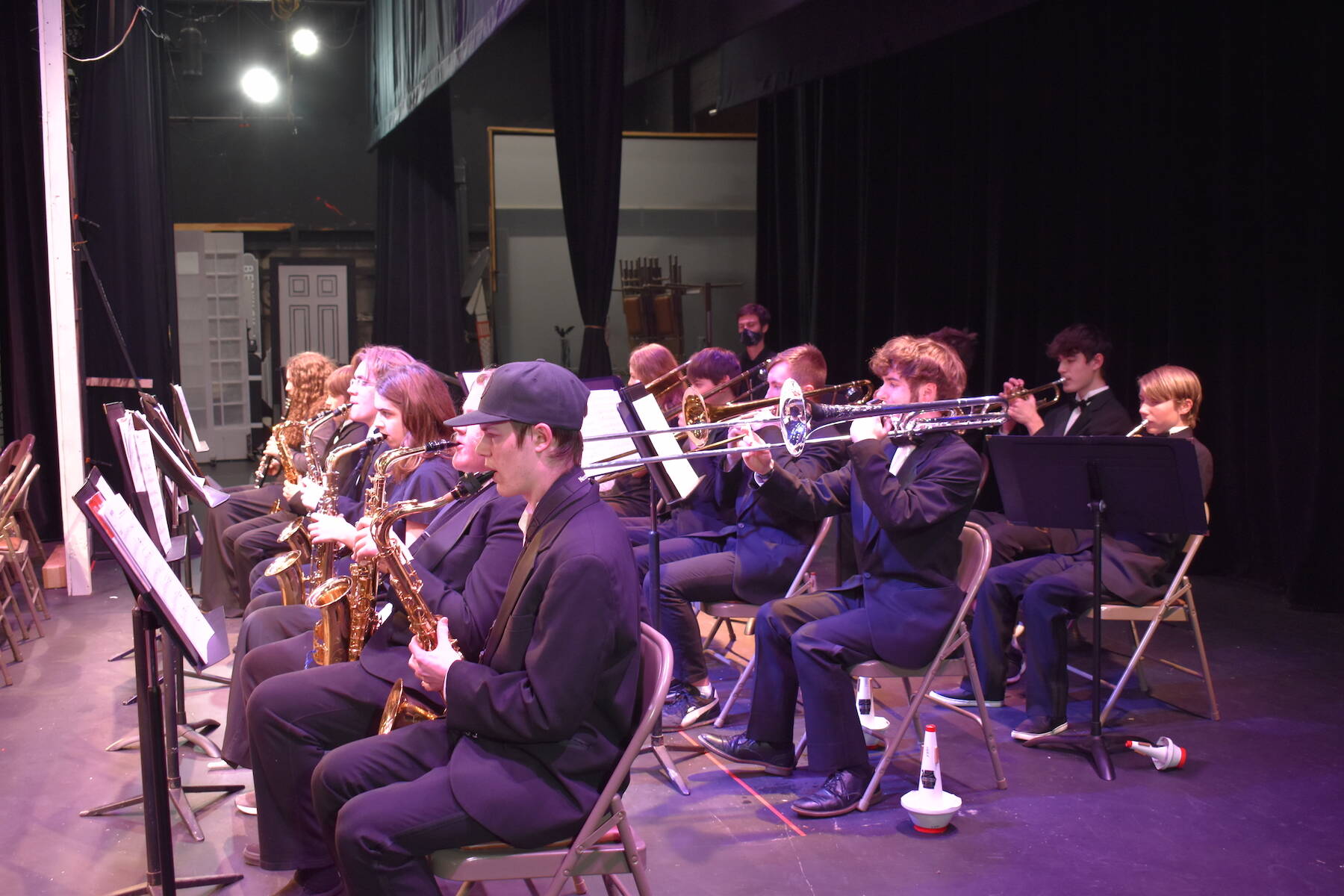 Kelley Balcomb-Bartok \ Staff photo
The Friday Harbor High School Jazz Band performs prior to the start of the San Juan Public Schools Foundation’s 28th annual Knowledge Bowl.