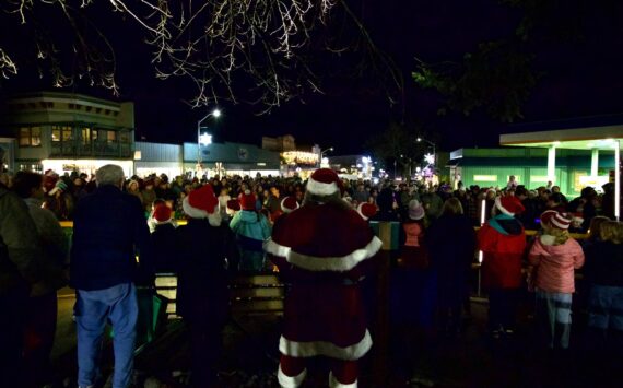 Contributed photos by Mercedes Ervin
The crowds gather to listen to the Trebel Makers, see Santa light the tree, and sing a few carols.