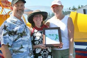 Flanked by Mike Taylor