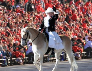 Marjorie Puckett and Mariko ride in the Pasadena Tournament of Roses Parade.