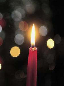 Candle lighting service honors family departed