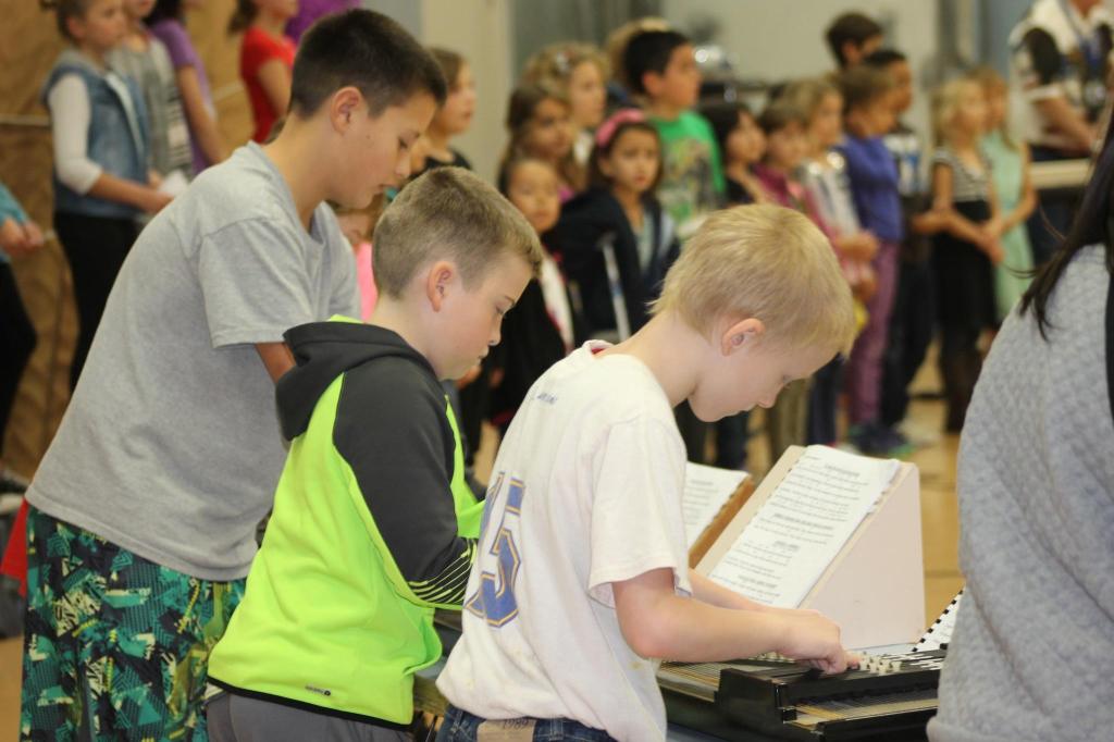 Freedom rings at Veterans Day musical assembly
