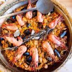 Fund young artists at the holiday market