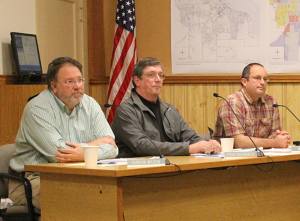 Town holds public hearing on plastic bag ban