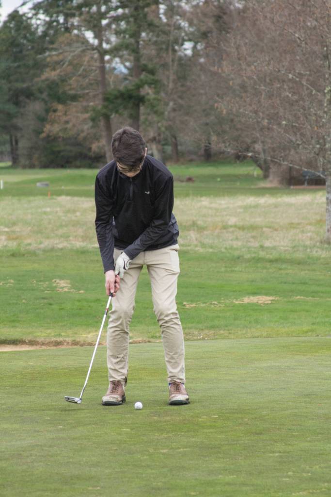 Wolverine golfers host Orcas