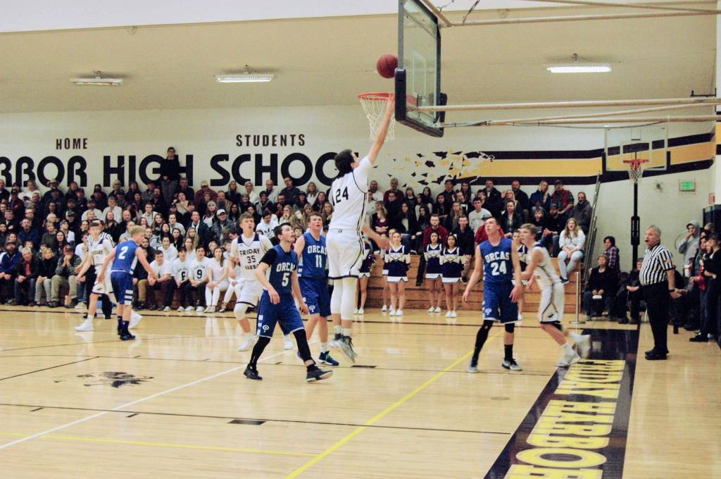 Contributed photo/John Stimpson                                Kyle Mapstead drives in for 2 points.