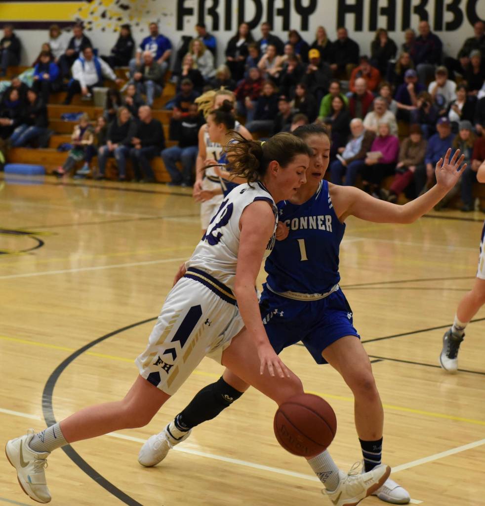 Contributed photo/John Stimpson                                Leah Black fight her way to the basket.