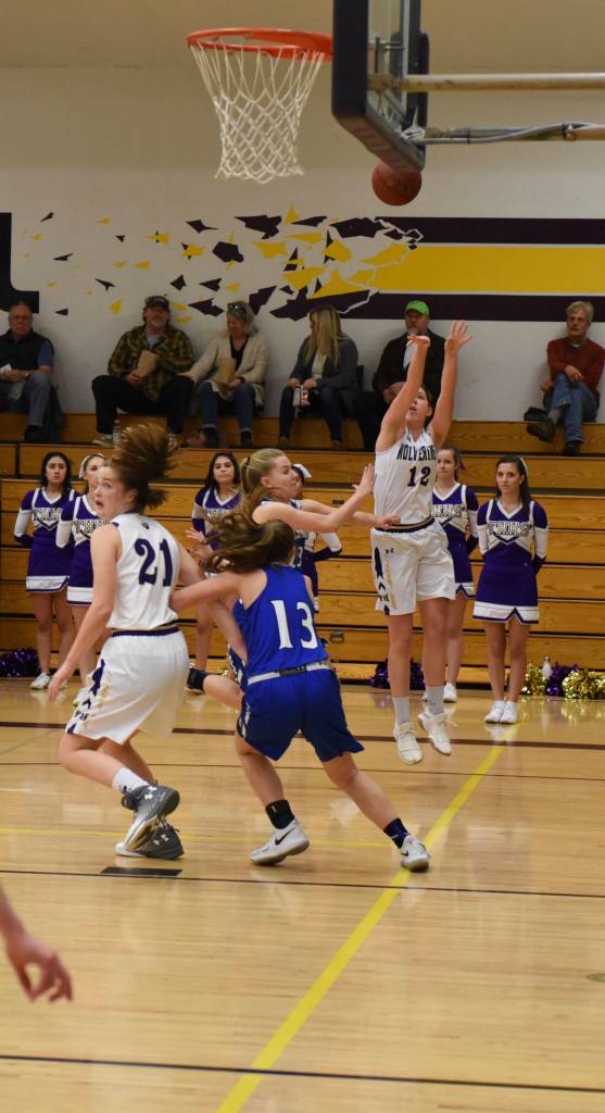 Contributed photo/John Stimpson                                Leah Black shoots from the corner.