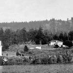 Contributed images/lighthousefriends.com                                The Lime Kiln Lighthouse in 1929, with keepers dwellings to the right.