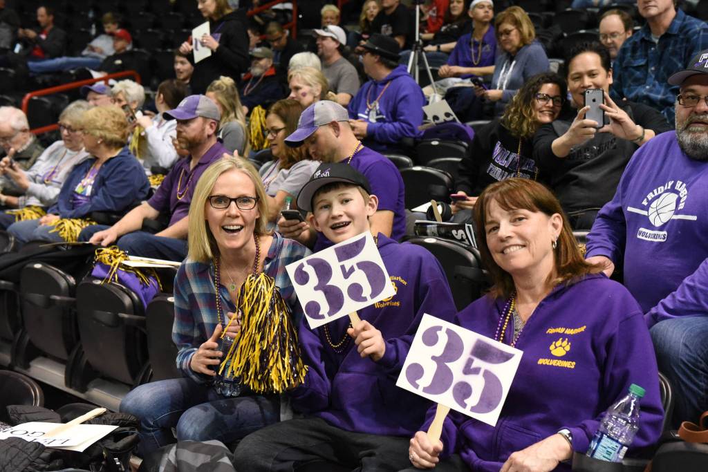 <em><em><em><em><strong>Contributed photo/ John Stimpson</strong></em></em></em></em>                                <em><em><em><em><strong></strong></em></em></em>Family spirit in the crowd.</em>