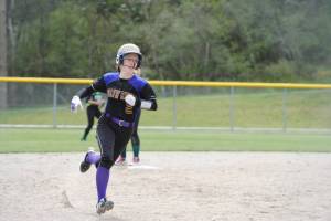 Friday Harbor softball sweeps Loggers