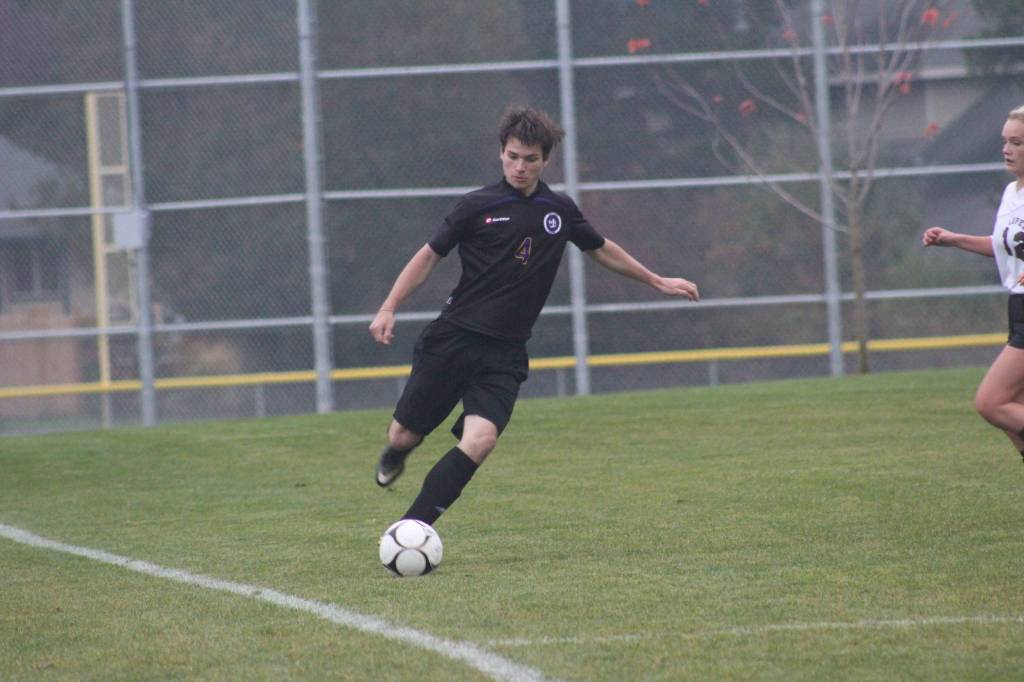 Staff photo/Heather Spaulding                                Vikings face Lopez Lobos.