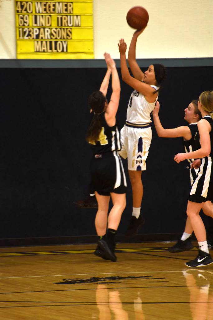 Friday Harbor boys, girls basketball host Tip Off tournament