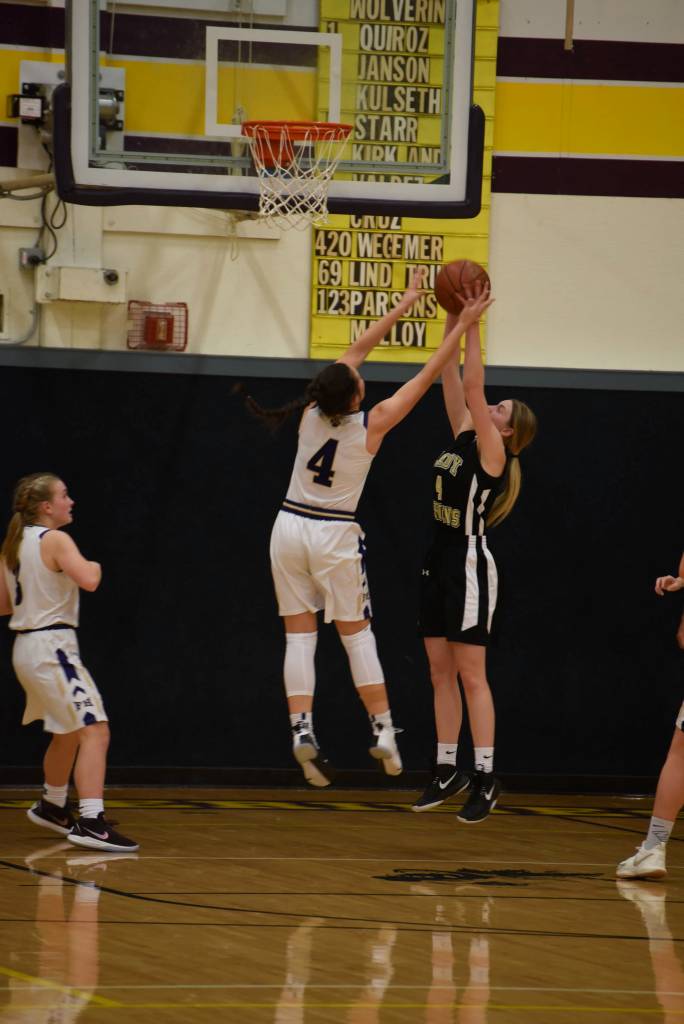 Friday Harbor boys, girls basketball host Tip Off tournament