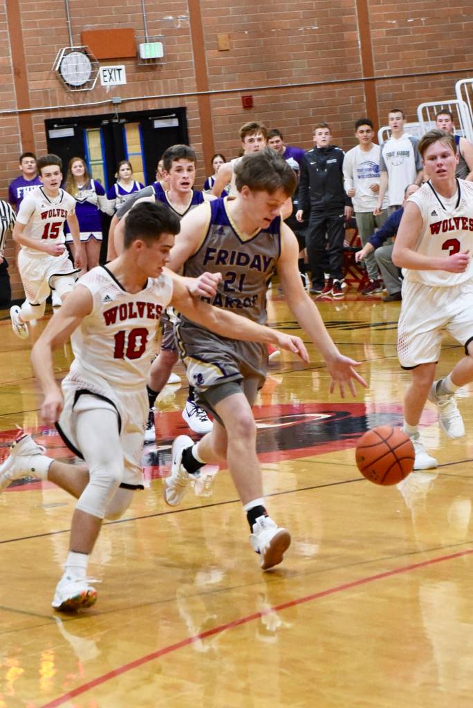 Contributed photo/John Stimpson                                Chase Wilson leads off with a fast break down the court.