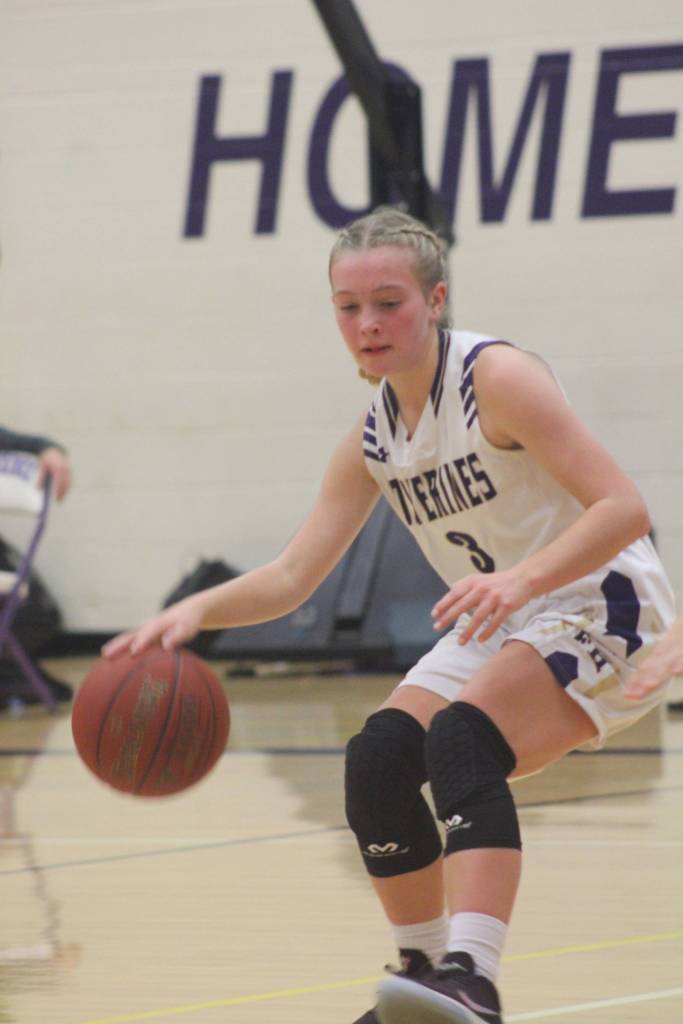 Wolverines basketball teams fall to the Pioneers