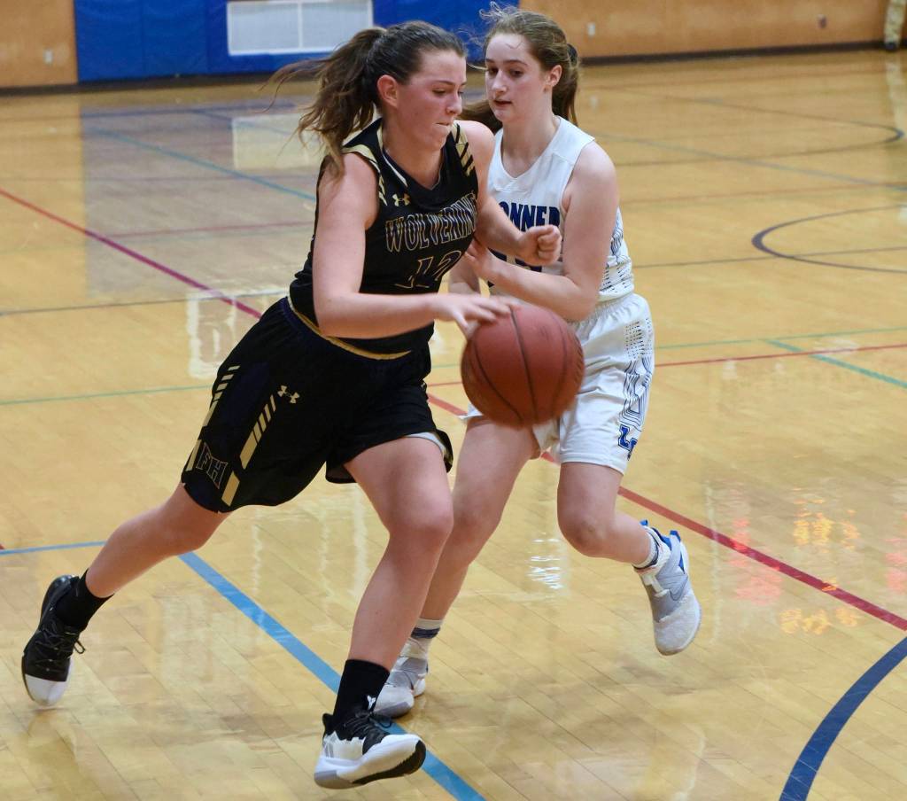 Contributed photo/John Stimpson                                Leah Black muscles her way to the basket.