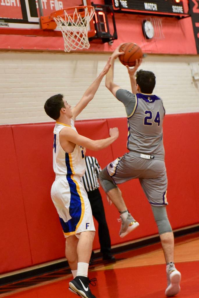 Contributed photo/John Stimpson                                Kyle Mapstead goes up for an easy 2 points.