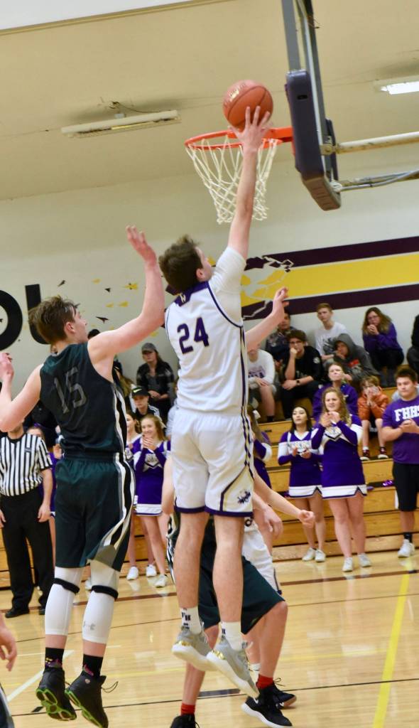 Contributed photo/John Stimpson                                Kyle Mapstead puts up an easy 2 points.