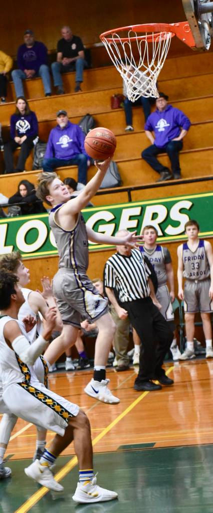 Chase Wilson glides to an easy two points. / John Stimpson photo