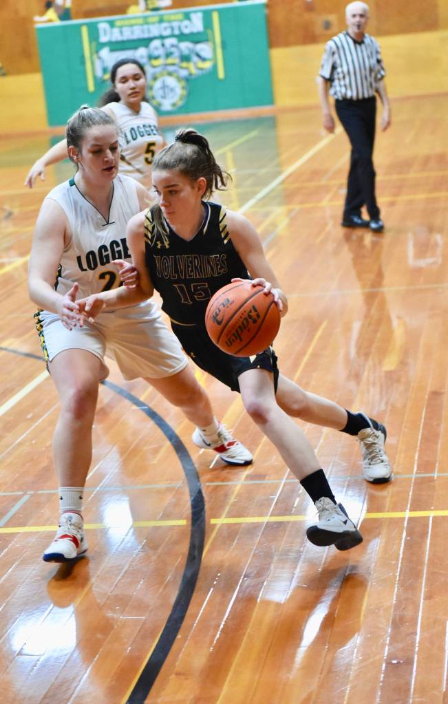 Rachel Starr drives toward the basket. / John Stimpson photo