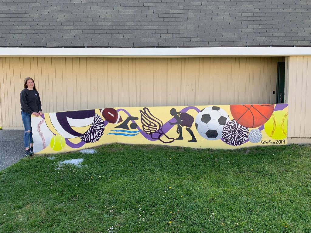 Juniors work to complete their community projects