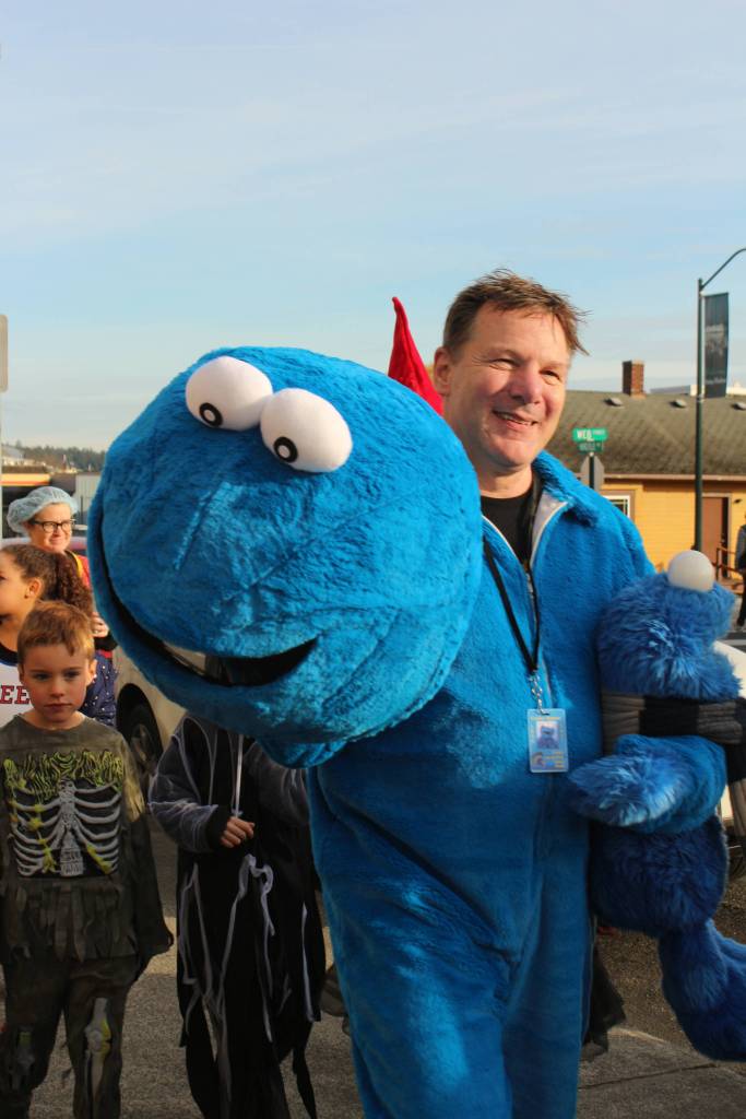 Children haunt the streets of Friday Harbor | Gallery