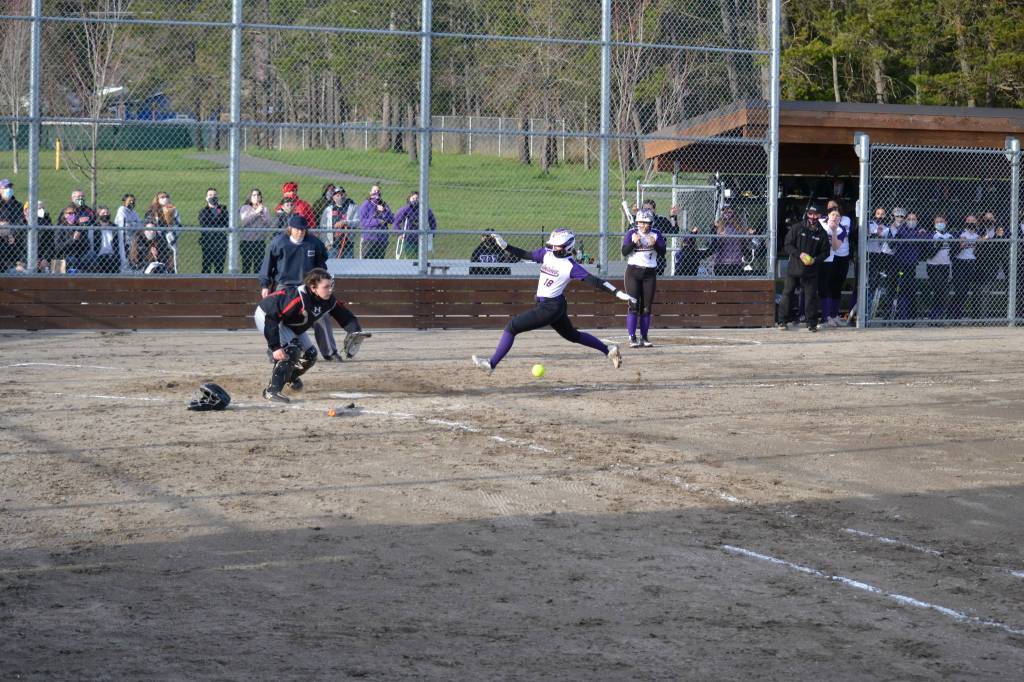 Darcy Ayers slide to 2nd. (Jennifer Ayers photo)