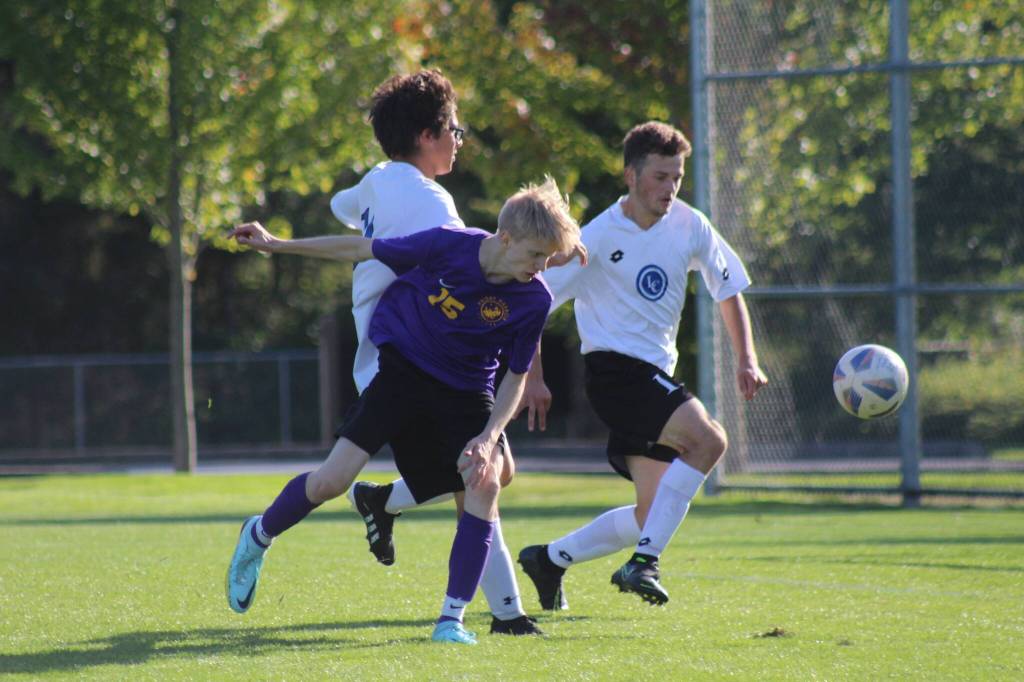 Heather Spaulding / Staff photo
Defending the ball.
