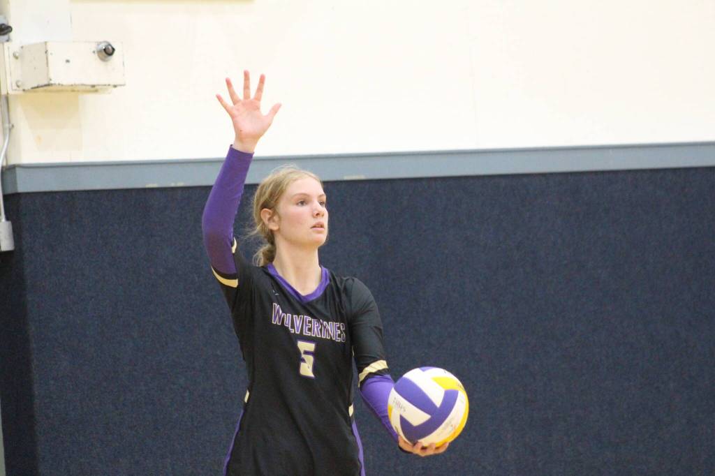 Heather Spaulding  Staff photo
Thursday against LaConner Esme Smith serves