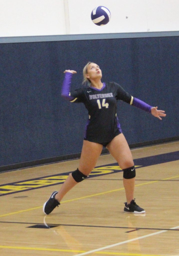 Heather Spaulding \ Staff photo
Kia Whalen serves the ball.
Heather Spaulding \ Staff photo
Kia Whalen serves the ball.