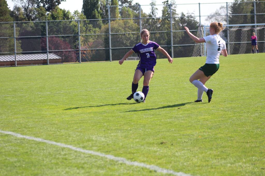 Heather Spaulding \ Staff photo
Nyla Pieples defends the ball