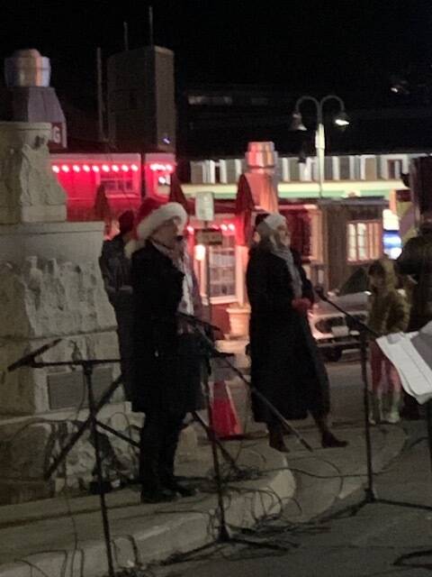 Heather Spaulding \ Staff photo
Becki Day, Executive Director of the San Juan Island Chamber of Commerce, welcomes the crowd