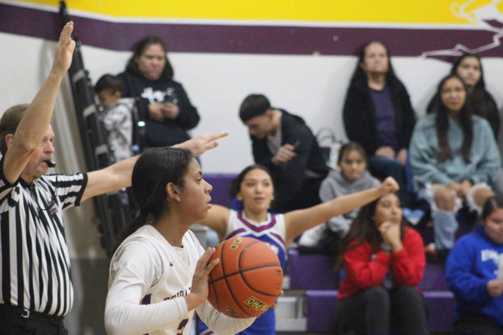Heather Spaulding \ Staff photo
Mia Blackmon throws the ball back in play.