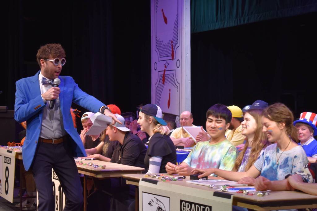 Kelley Balcomb-Bartok\ Staff photo
MC Mason Turnage confirms the correct answer for the high school juniors and Seniors team during the San Juan Public Schools Foundations 28th annual Knowledge Bowl.