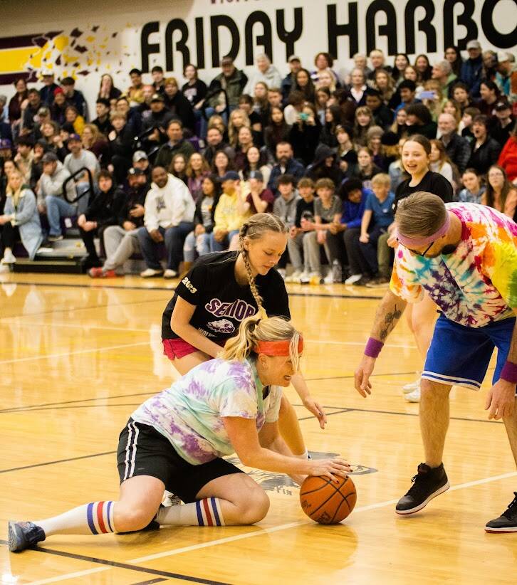 Aiden Haines/Staff photo
Betty Furber scrambling for the ball