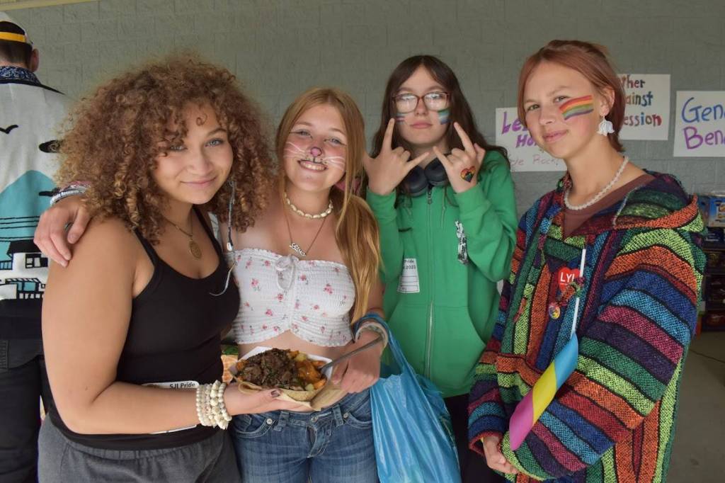 Kelley Balcomb-Bartok \ Staff photo
Teens enjoying the festival.