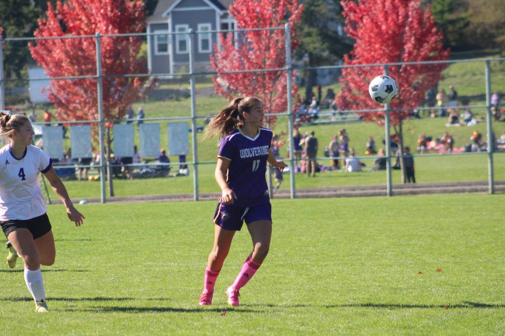 Heather Spaulding \ Staff photo
Georgia VanderYacht has her eye on the ball.