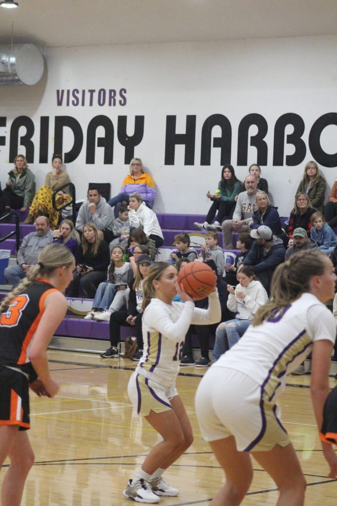 Isabel Ashley/Staff photo
Sarah Cruz, Junior, makes a free throw
