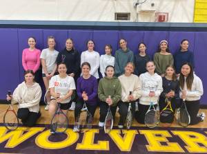 Staff photo/ Isabel Ashley
FHHS Girls Tennis team at practice on Feb. 28.
Front Row L-R: Hadley Kuzara, Grace Eltinge, Ava Martin, Frankie Pignatiello, Hazel Leighton, Olive Furber, Josephine Lane, Charisse Ho. Back Row L-R: Kira Clark, Georgia Keune, Ava Parsons, Nikky Cole, Meadow Carlson, Norah Leighton, Brie Roit, Sophia Ramirez, Ava Gamez. Not pictured: April Cain, Megan Mellinger, Macy Muir, Alison Power, Charlette Ross, Luma Smith, Phaedra Tucker-Belt.