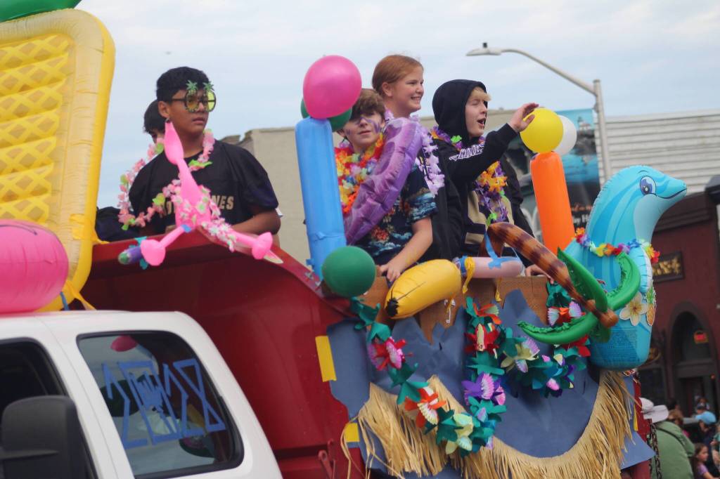 Heather Spaulding Staff photo
Freshmen aboard their Tropical Island float.