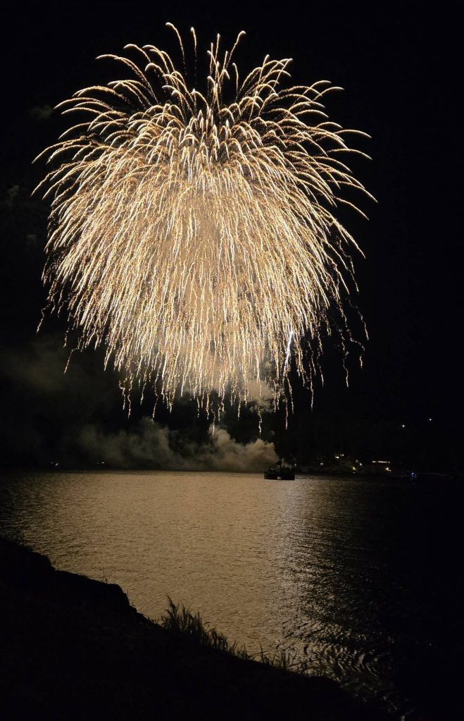 Kristina Stucki \ Staff photo
Grand Finale over Friday Harbor
