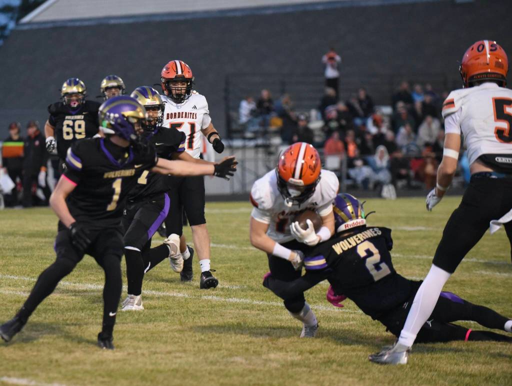 John Simpson photo.
Friday Harbor played Blaine High School on Oct. 17. The final score was Friday Harbor 21, Blaine 42. Wolverine Cyrus Rollins #2 tackles Borderites ball carrier in the back field.