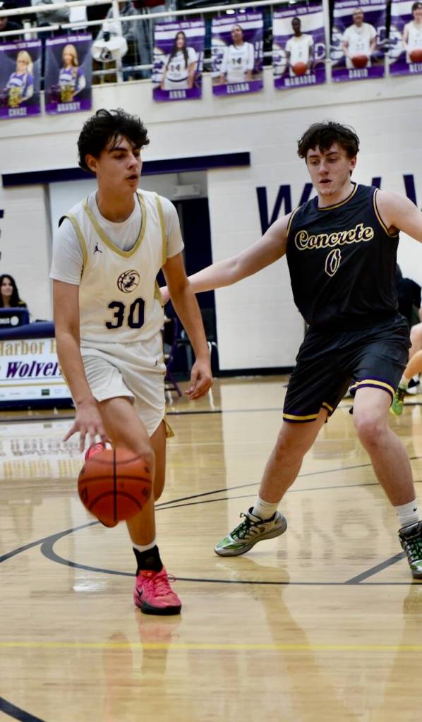 Contributed photo by John Stimpson
Hayes Penwell, #30, drives toward the basket.