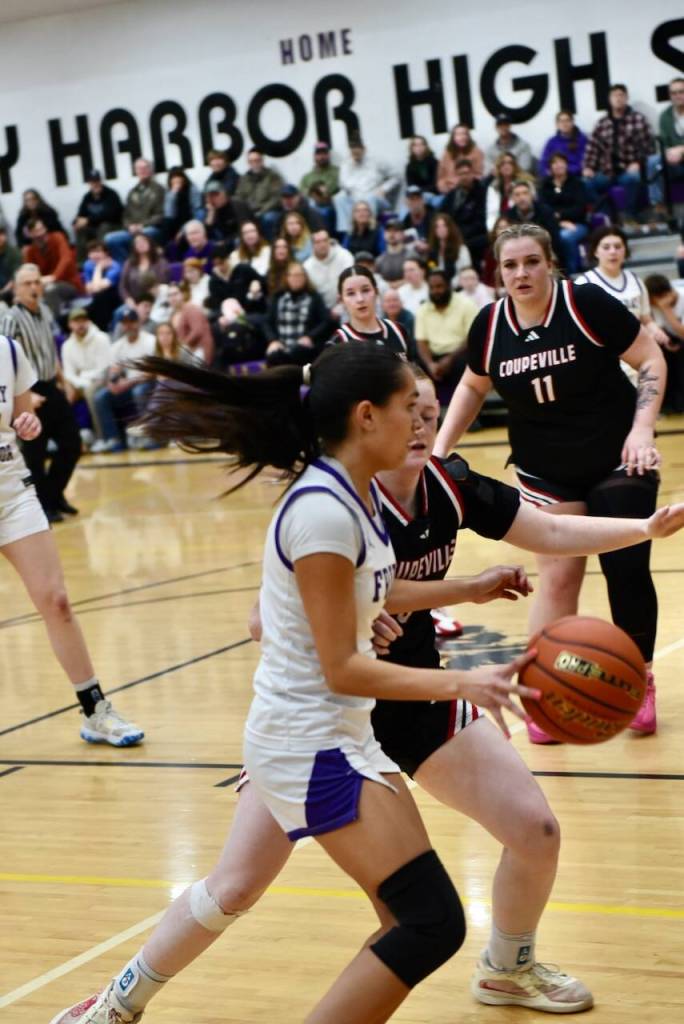 Contributed photo by John Stimpson
Atziry Orozco, #2, Jimenez drives in to the basket.