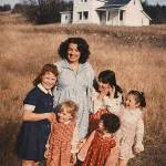 Contributed photo.
Karen Lamb with visiting distant cousins Stephanie and Erica, first cousin and Decatur resident Kres Jones, Tacee Lamb and Kendra Lamb.
Contributed photo
Karen Lamb with visiting distant cousins Stephanie and Erica, first cousin and Decatur resident Kres Jones, and daughters Tacee Lamb and Kendra Lamb.